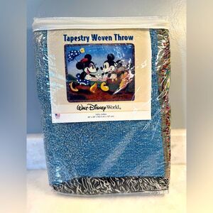 VTG Disney World Bedding Theme Park Mickey Minnie Throw Blanket Tapestry 60”x50”
